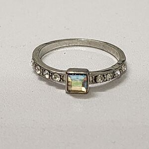 Silver Tone Iridescent Glass Solitaire Ring Rhinestone Band Square Stone Sz 7.75